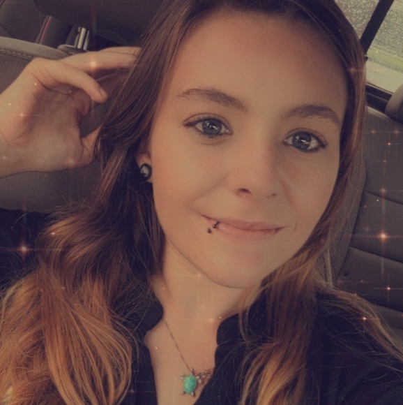 Meet your Posher, Kyra - Picture 2 of 5